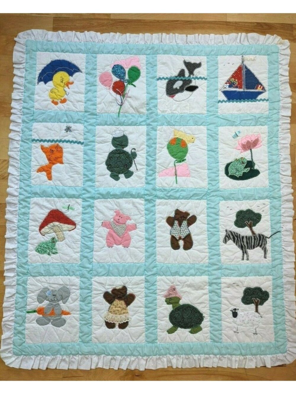 Vintage Handmade White Blue Animals Appliques Quilt Size 51x44 Nursery Pre Owned
